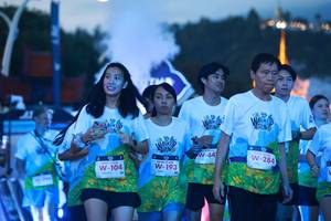 BIB: 104, 193, 441, 284
                            <button type="button" onclick="openModal(22341624)" class="btn btn-primary btn-sm float-right btn-popup" data-toggle="modal" data-target=".modal-high-quality">
                        <i class="fas fa-shopping-cart"></i> Add to Cart
                    </button>
                                            <button type="button" onclick="isThisMe(22341624, true)" class="btn btn-success btn-sm float-right btn-popup btn-isme hidden" data-toggle="tooltip" data-placement="bottom" title="นี่คือรูปของคุณใช่ไหม คลิกที่นี่เพื่อเอาเข้าอัลบั้ม">
                        <i class="fas fa-plus"></i> Add to album
                    </button>
                    <button type="button" onclick="isThisMe(22341624, false)" class="btn btn-warning btn-sm float-right btn-popup btn-isnotme hidden">
                        <i class="fas fa-ban"></i> Remove from album
                    </button>